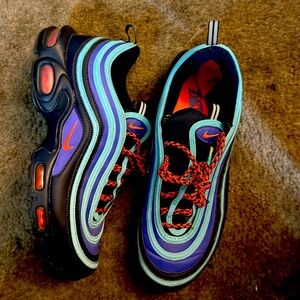 Nike TN air max worn twice.